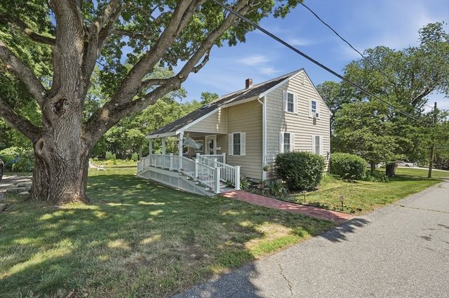 61 Houlton Street, Swansea, MA 02777