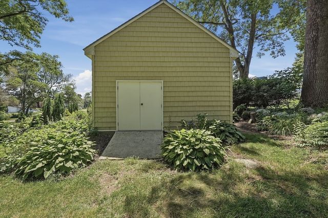 61 Houlton Street, Swansea, MA 02777