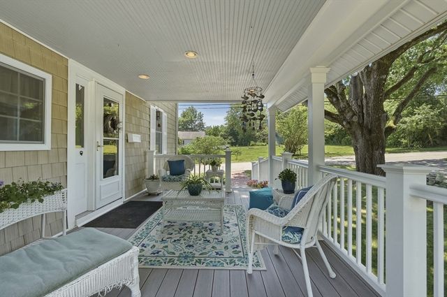 61 Houlton Street, Swansea, MA 02777