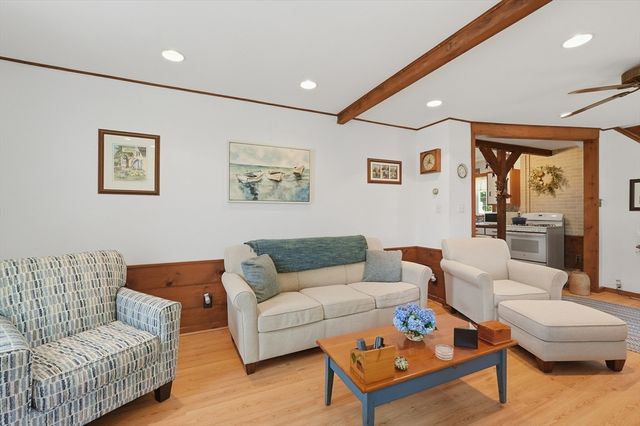 61 Houlton Street, Swansea, MA 02777