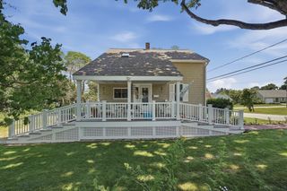 61 Houlton Street, Swansea, MA 02777