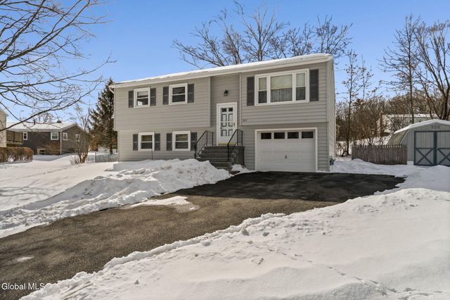 263 Kings Court, Voorheesville, NY 12186