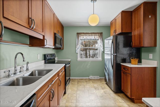 263 Kings Court, Voorheesville, NY 12186