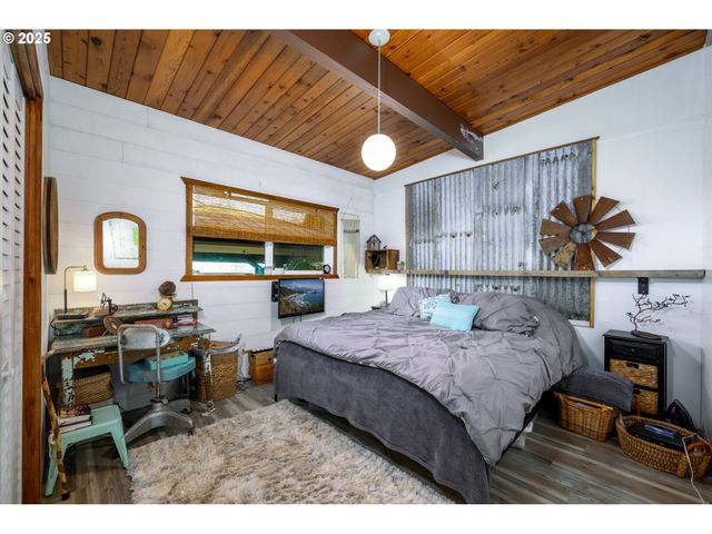 5750 HACIENDA Ave, Lincoln City, OR 97367