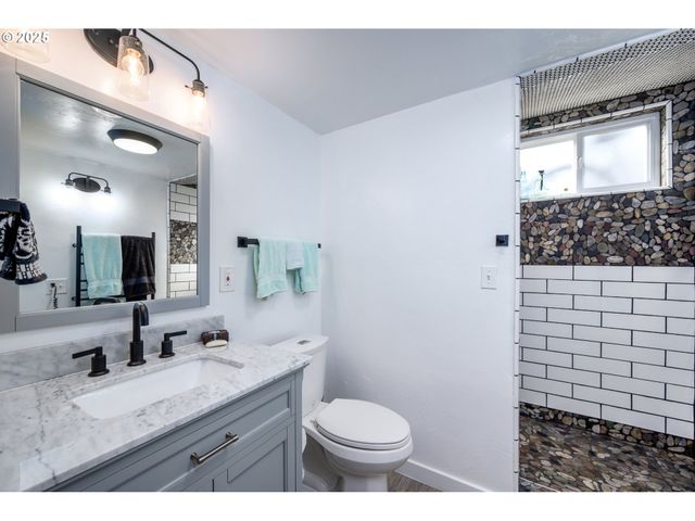 5750 HACIENDA Ave, Lincoln City, OR 97367
