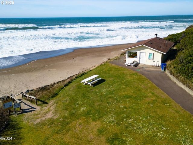 5750 HACIENDA Ave, Lincoln City, OR 97367
