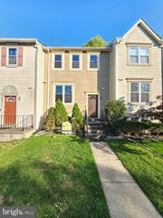 35 KINSMAN VIEW CIR, Silver Spring, MD 20901