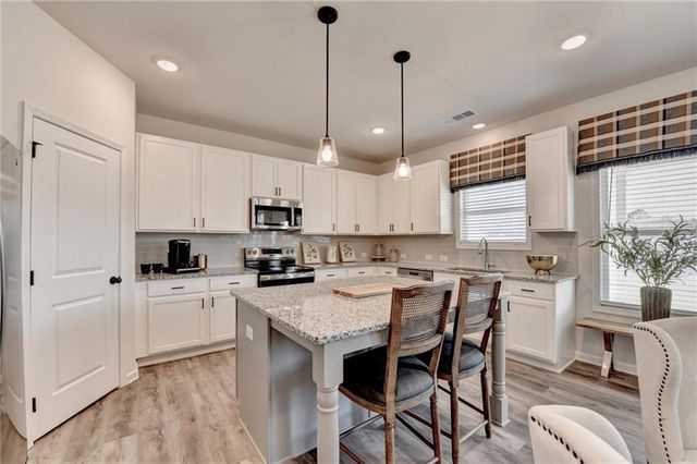 385 Rodeo Drive, Auburn, GA 30011