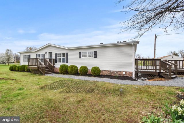 63 SNYDERS LN, Martinsburg, WV 25405