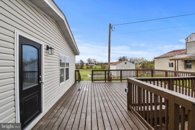 63 SNYDERS LN, Martinsburg, WV 25405