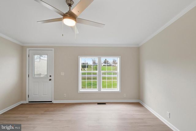 63 SNYDERS LN, Martinsburg, WV 25405