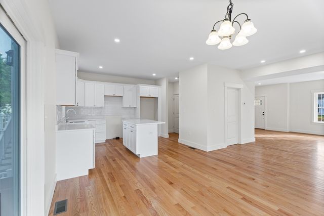 76 Valmor St, Worcester, MA 01604
