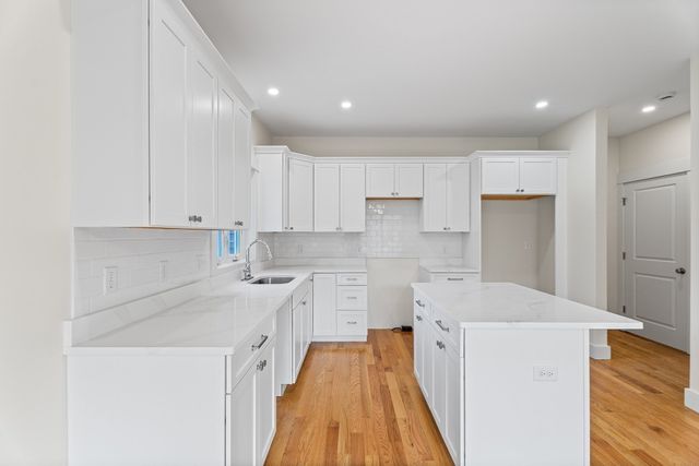 76 Valmor St, Worcester, MA 01604