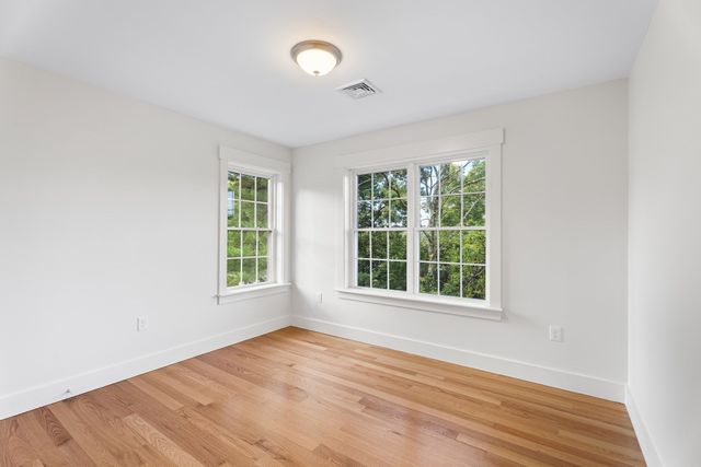 76 Valmor St, Worcester, MA 01604
