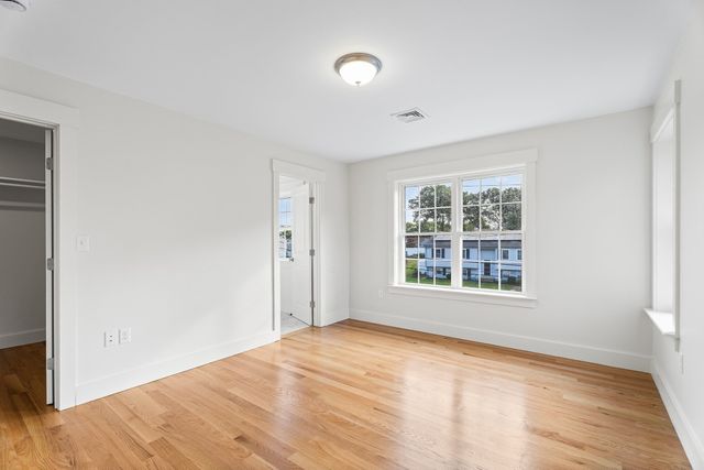 76 Valmor St, Worcester, MA 01604