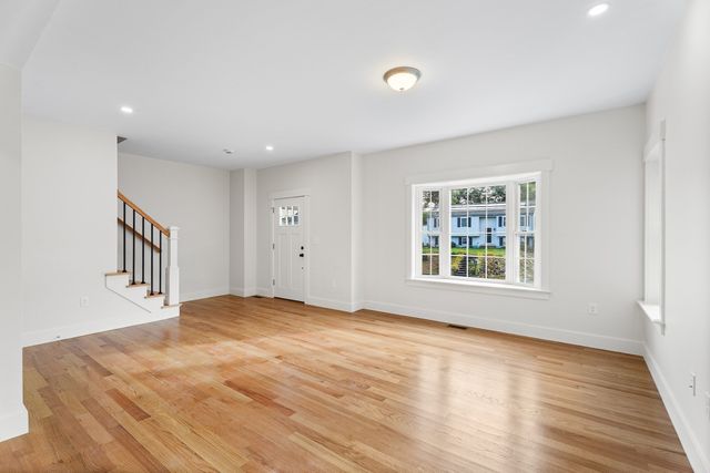 76 Valmor St, Worcester, MA 01604