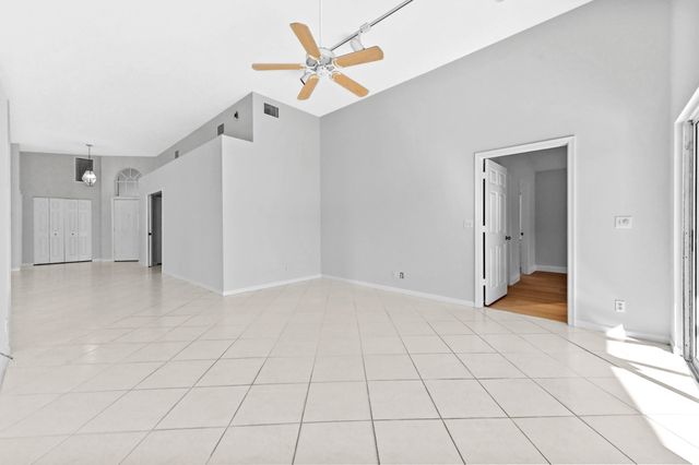 14066 Glenlyon Court, Delray Beach, FL 33446