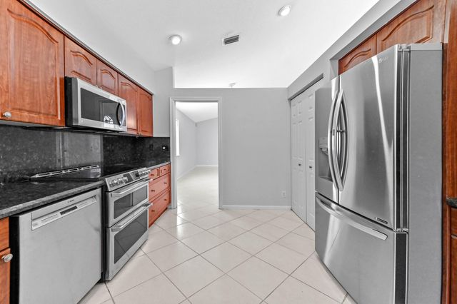 14066 Glenlyon Court, Delray Beach, FL 33446