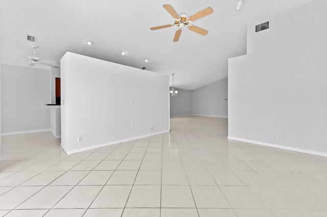 14066 Glenlyon Court, Delray Beach, FL 33446