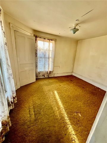 801 Fallowfield, Charleroi Boro, PA 15022