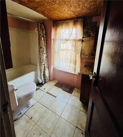 801 Fallowfield, Charleroi Boro, PA 15022