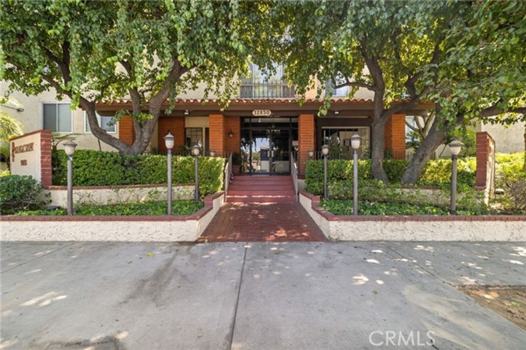 12830 Burbank Boulevard 307, Valley Village, CA 91607
