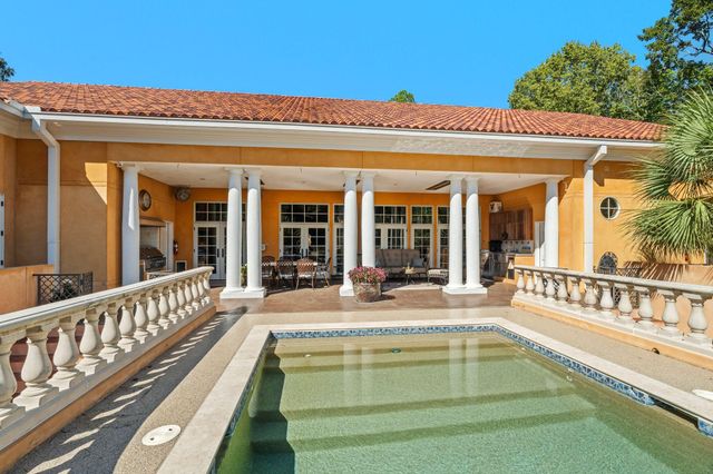 16 Chandeleur Point, Hattiesburg, MS 39402