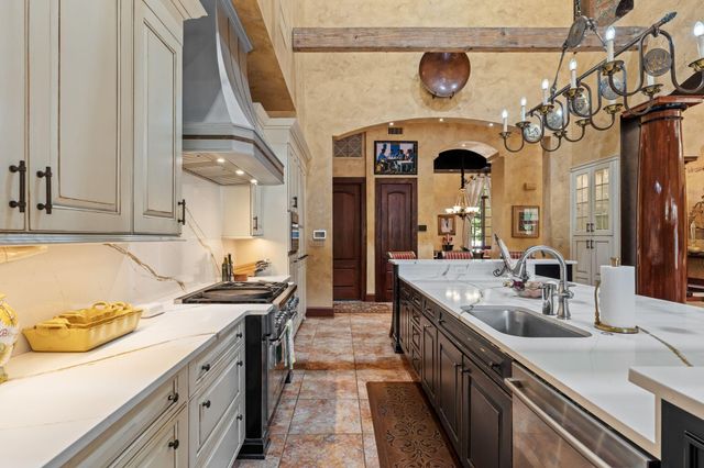 16 Chandeleur Point, Hattiesburg, MS 39402