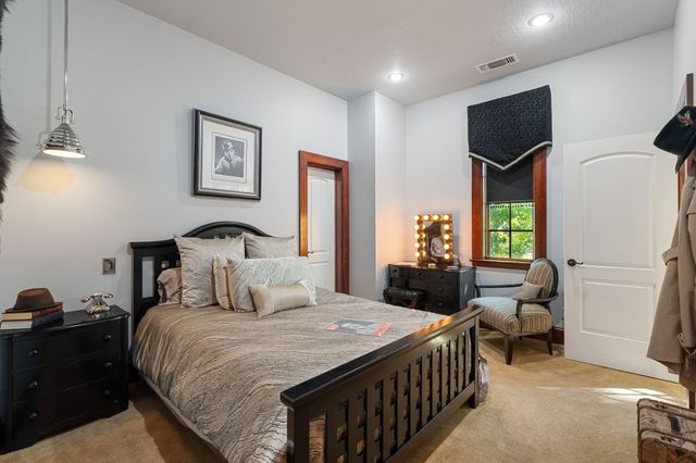 16 Chandeleur Point, Hattiesburg, MS 39402