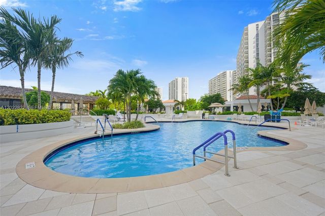 20281 E Country Club Dr 2310, Aventura, FL 33180