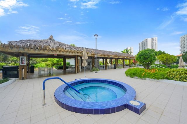 20281 E Country Club Dr 2310, Aventura, FL 33180