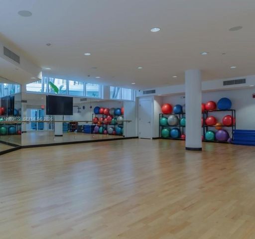 20281 E Country Club Dr 2310, Aventura, FL 33180