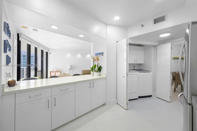 20281 E Country Club Dr 2310, Aventura, FL 33180