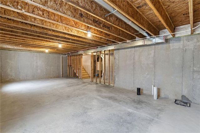 19614 W 201st Street, Spring Hill, KS 66083