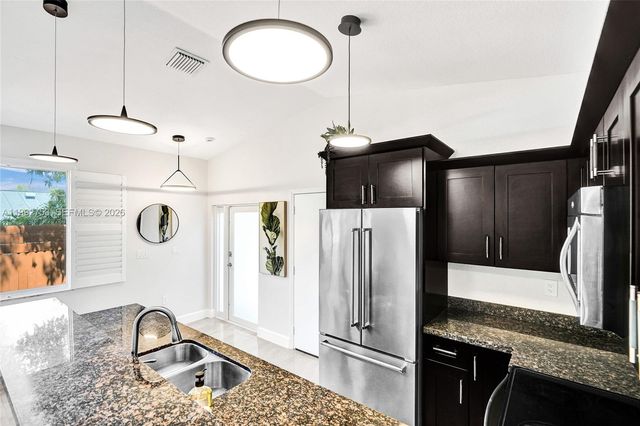 60 NE 26th St 60, Wilton Manors, FL 33305