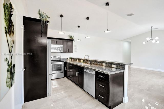 60 NE 26th St 60, Wilton Manors, FL 33305