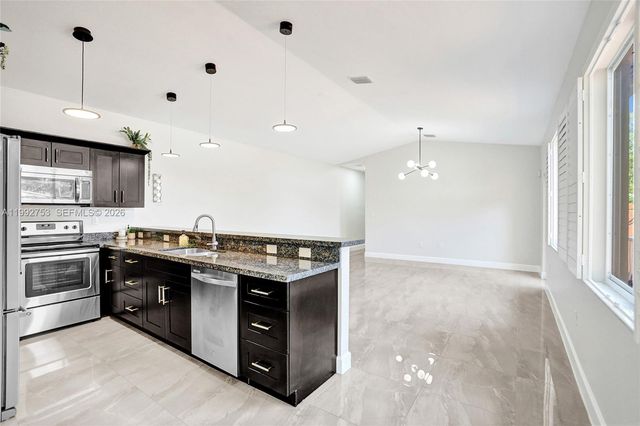 60 NE 26th St 60, Wilton Manors, FL 33305