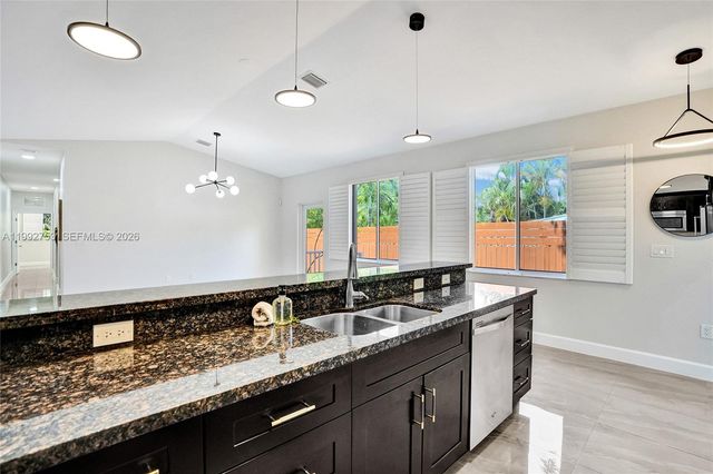 60 NE 26th St 60, Wilton Manors, FL 33305