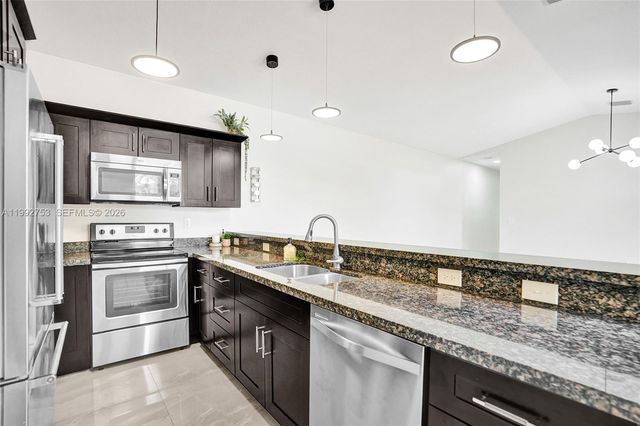 60 NE 26th St 60, Wilton Manors, FL 33305