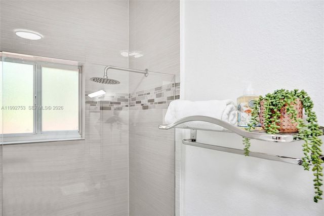 60 NE 26th St 60, Wilton Manors, FL 33305