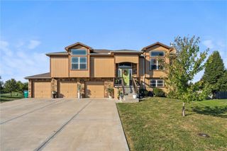 21743 Johnson Court, Spring Hill, KS 66083