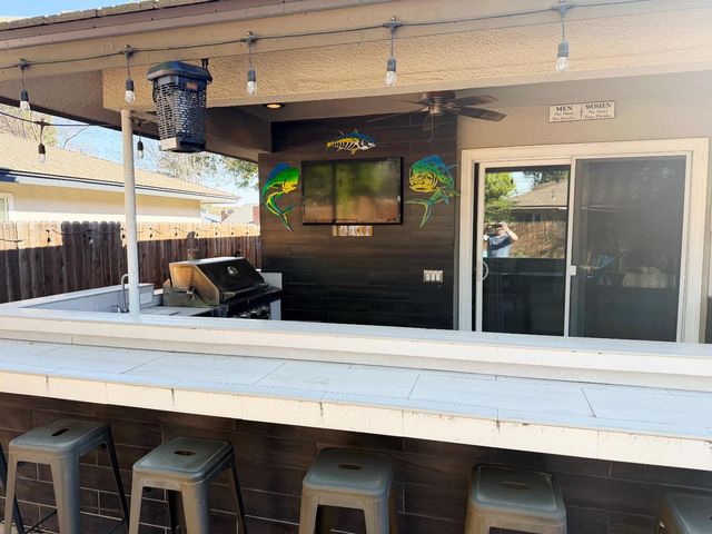 682 E Stuart Avenue, Fresno, CA 93710