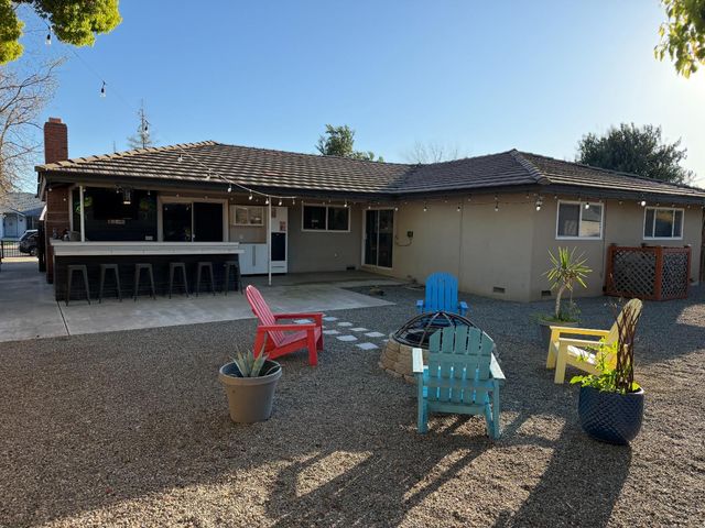 682 E Stuart Avenue, Fresno, CA 93710