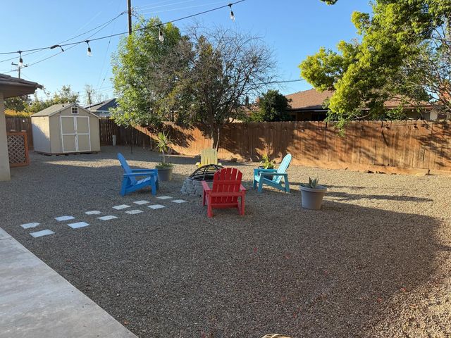 682 E Stuart Avenue, Fresno, CA 93710