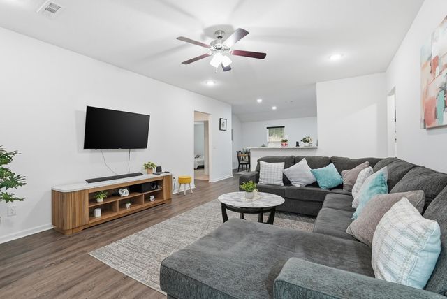 1050 Gallery Drive, Conway, AR 72032