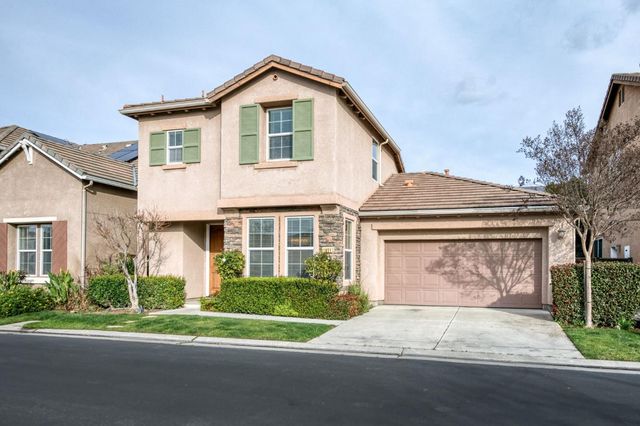 1851 N Dupree Lane, Clovis, CA 93619