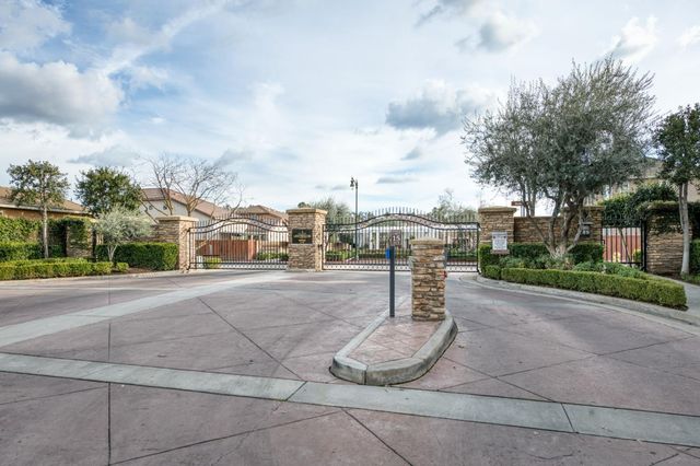 1851 N Dupree Lane, Clovis, CA 93619