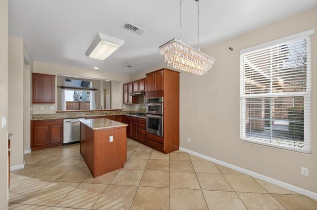 1851 N Dupree Lane, Clovis, CA 93619