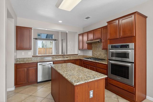 1851 N Dupree Lane, Clovis, CA 93619