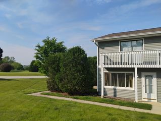 17429 W Chestnut Lane, Gurnee, IL 60031